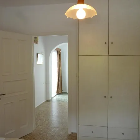 Vasilis Place Ii Иос
